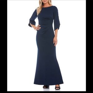 Bought for a wedding and never wore. Selling to recoup some cost.